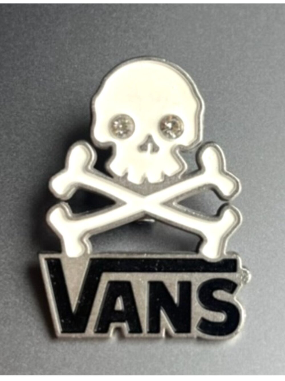 Rare Y2K Vans Skull & Crossbones Rhinestone Enamel Pin Brooch Skate Punk